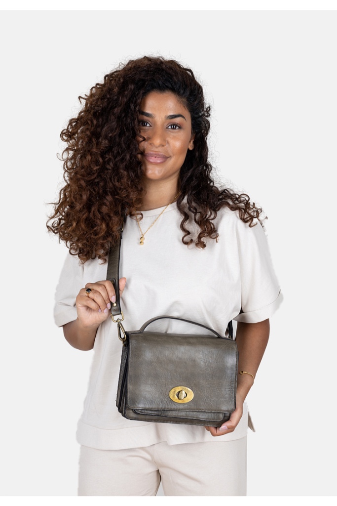 REDESIGNED - Kabelka Alba big Urban 16x23x11 cm - olive REDESIGNED - Kabelka Alba big Urban 16x23x11 cm - olive