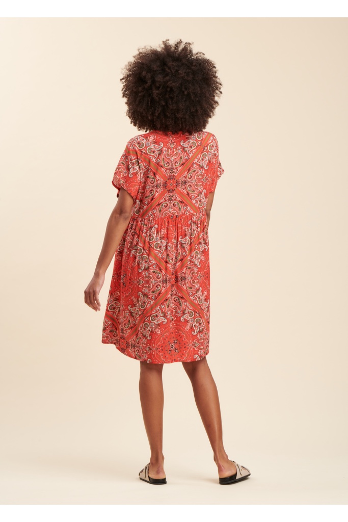 La Fée Maraboutée - Šaty voľné so vzorom Lipstick - lipstick La Fée Maraboutée - Šaty voľné so vzorom Lipstick - lipstick