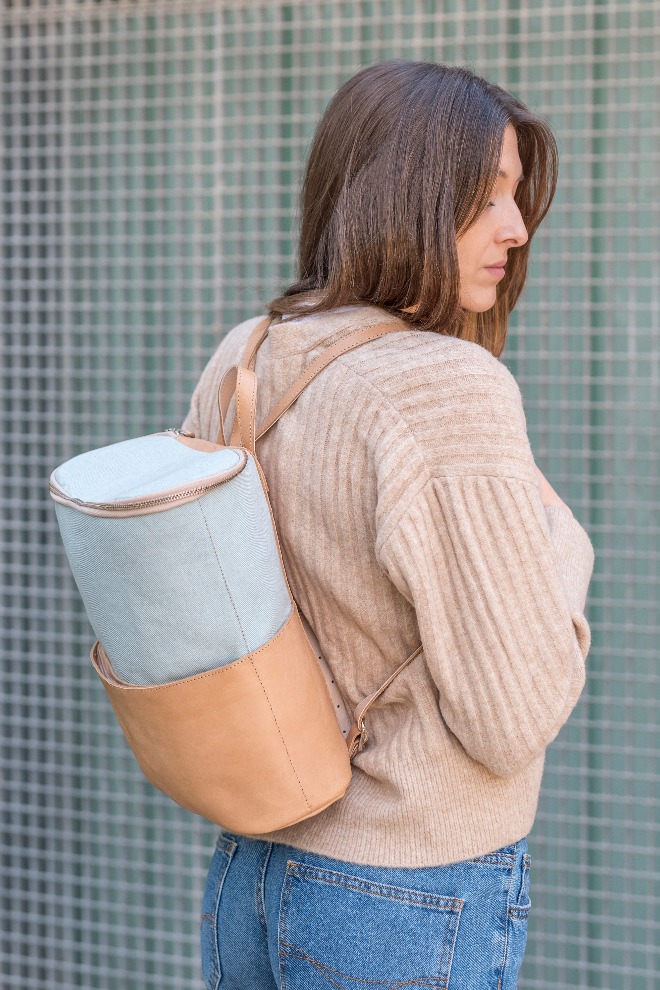 Ann Kurz - Batoh Haruki 32x30x14cm - aquamar/vegt leather recycled Ann Kurz - Batoh Haruki 32x30x14cm - aquamar/vegt leather recycled