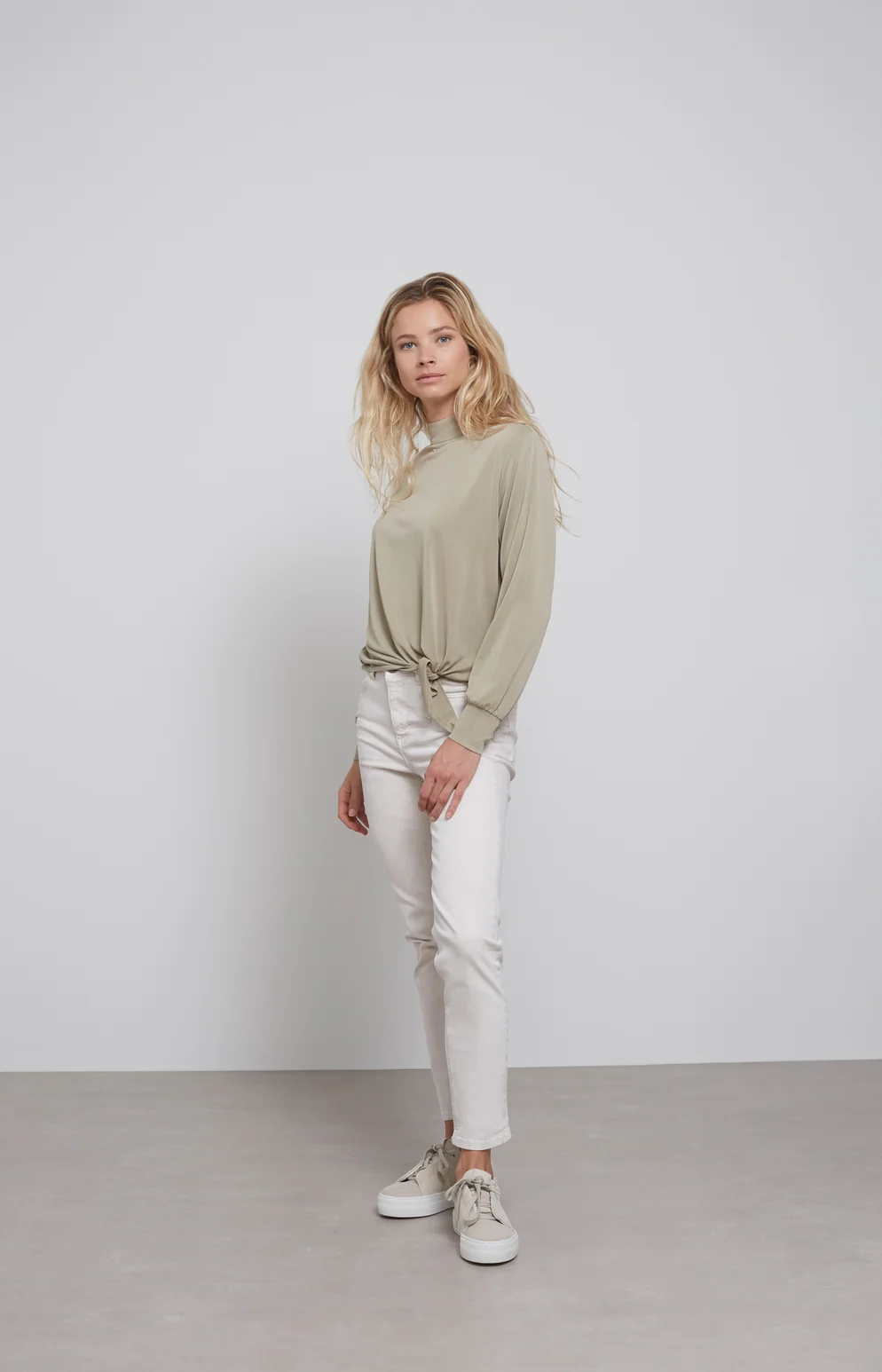 YAYA - Top so stojačikom a viazaním na páse Elm green - elm green YAYA - Top so stojačikom a viazaním na páse Elm green - elm green