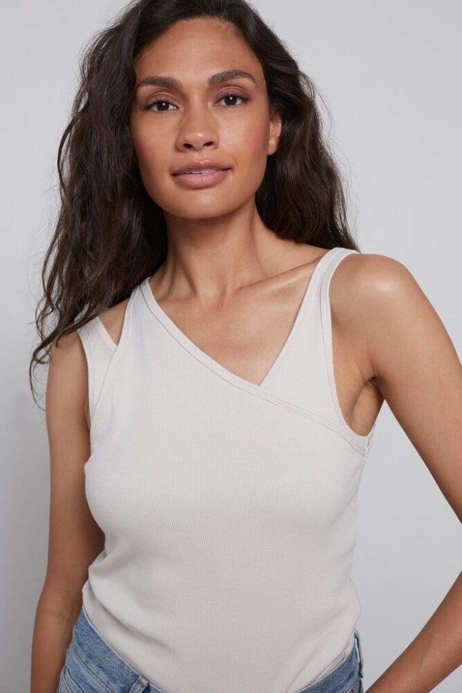 YAYA - Tričko s asymetrickými ramienkami Pumice stone sand - pumice stone sand