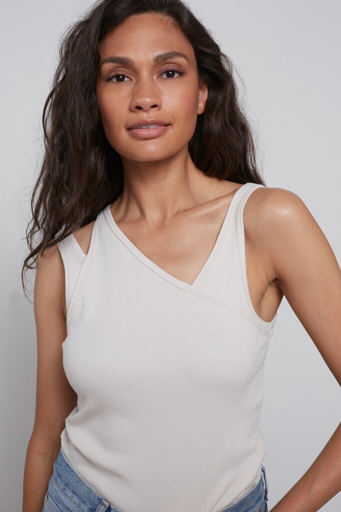 YAYA - Tričko s asymetrickými ramienkami Pumice stone sand - pumice stone sand YAYA - Tričko s asymetrickými ramienkami Pumice stone sand - pumice stone sand