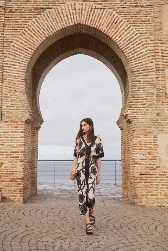 La Fée Maraboutée - Šaty dlhé s V-výstrihom Skin/Noir - skin/noir