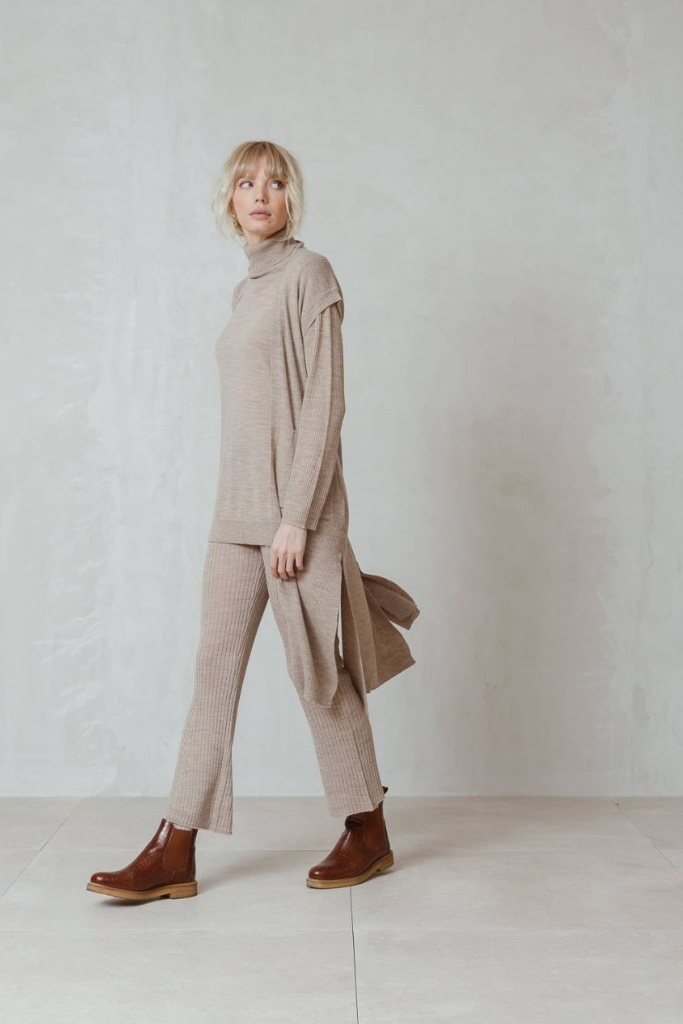 indi cold - Vesta vlnená pletená rebrovaná Beige - beige indi cold - Vesta vlnená pletená rebrovaná Beige - beige